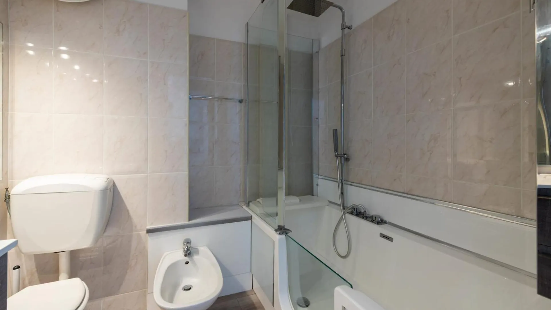 Bright Apartment In The Heart Of カンヌ フランス