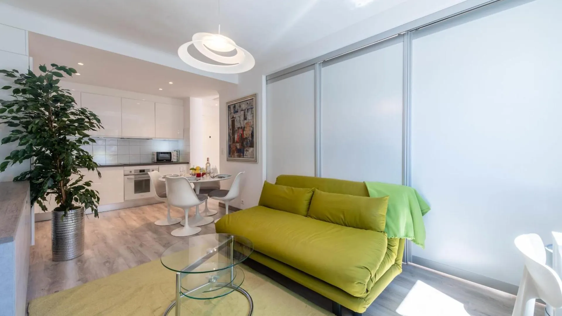Bright Apartment In The Heart Of カンヌ 0*,